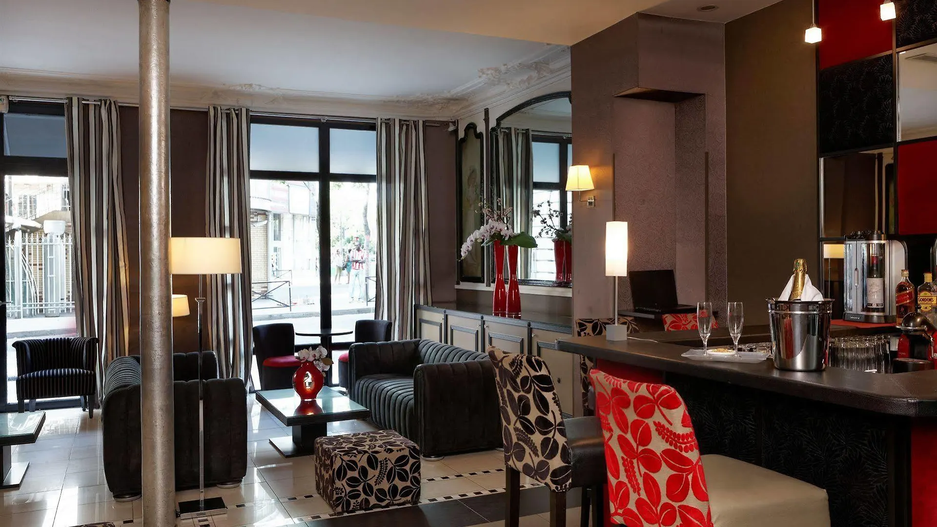 Eiffel Seine Hotel 3*